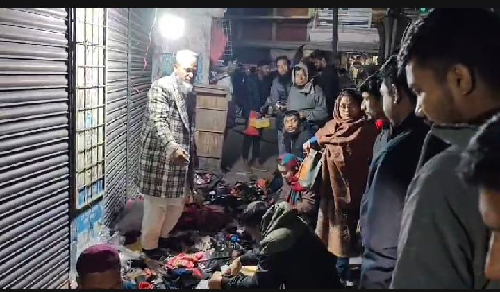 নিষিদ্ধ আতশবাজির জমজমাট ব্যবসা 