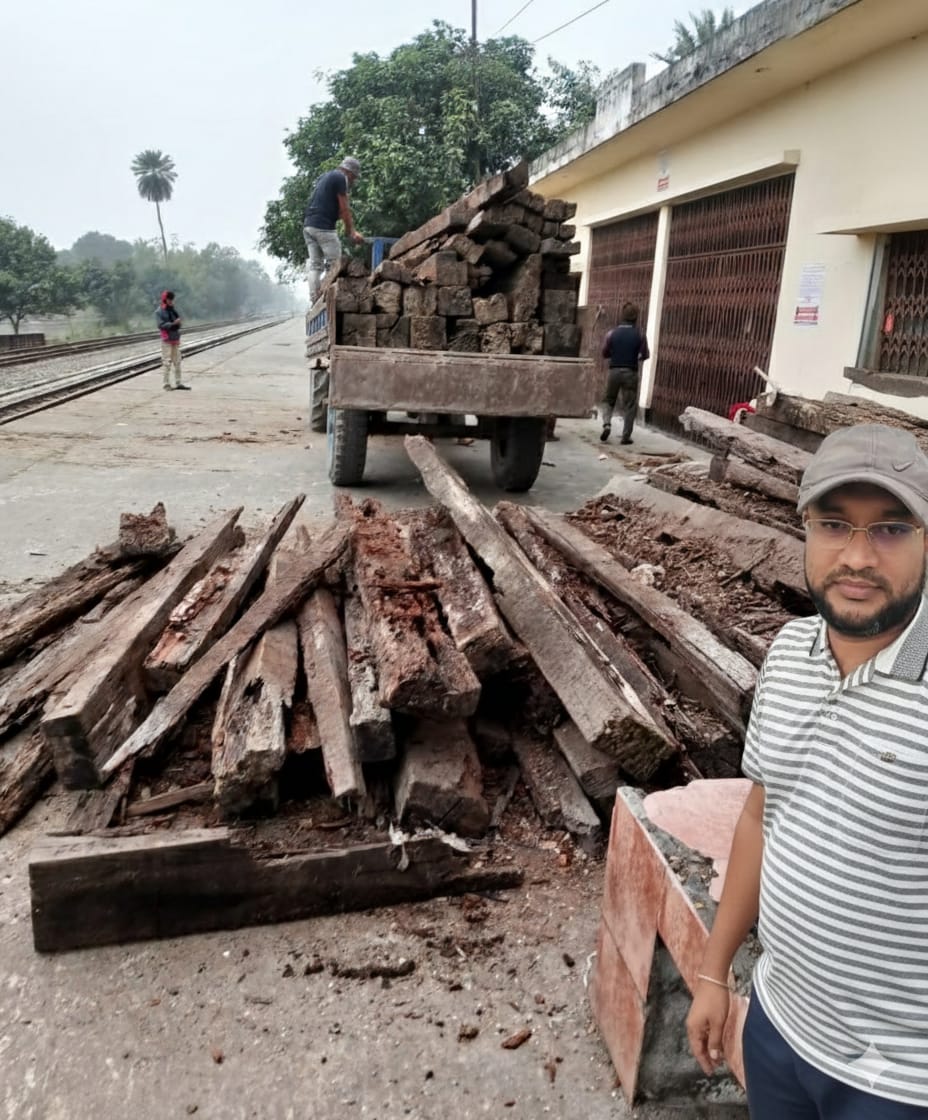 দিনাজপুর রেলওয়ে পি ডাব্লিউ আই (pwI) সাইফুল ইসলামের বিরুদ্ধে একাধিক অনিয়ম ও আর্থিক দুর্নীতির অভিযোগ উঠেছে 
