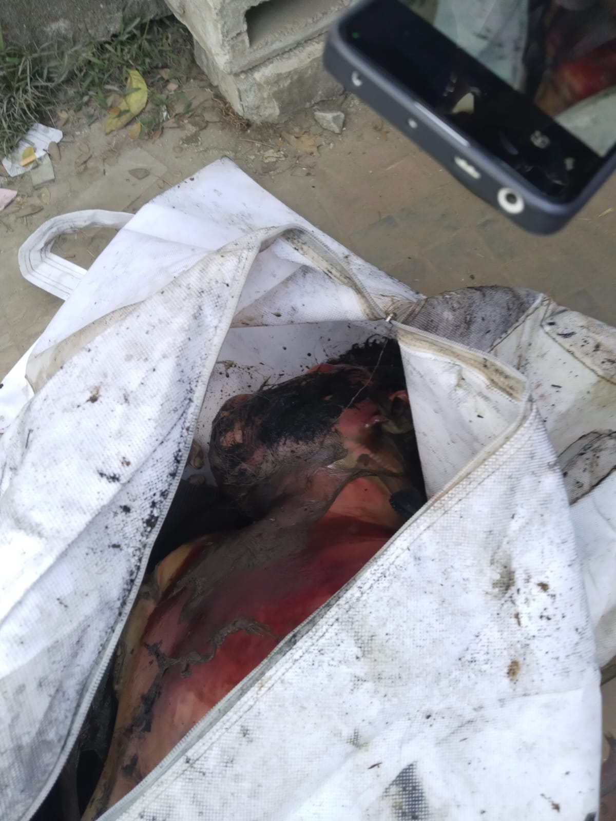 নেত্রকোনা জেলার মোহনগঞ্জ থানাধীন অজ্ঞাত নামালাজ  গরুহাট্টা ব্রিজ সংলগ্ন ড্রেন থেকে অজ্ঞাতনামা ব্যক্তির লাশ উদ্ধার