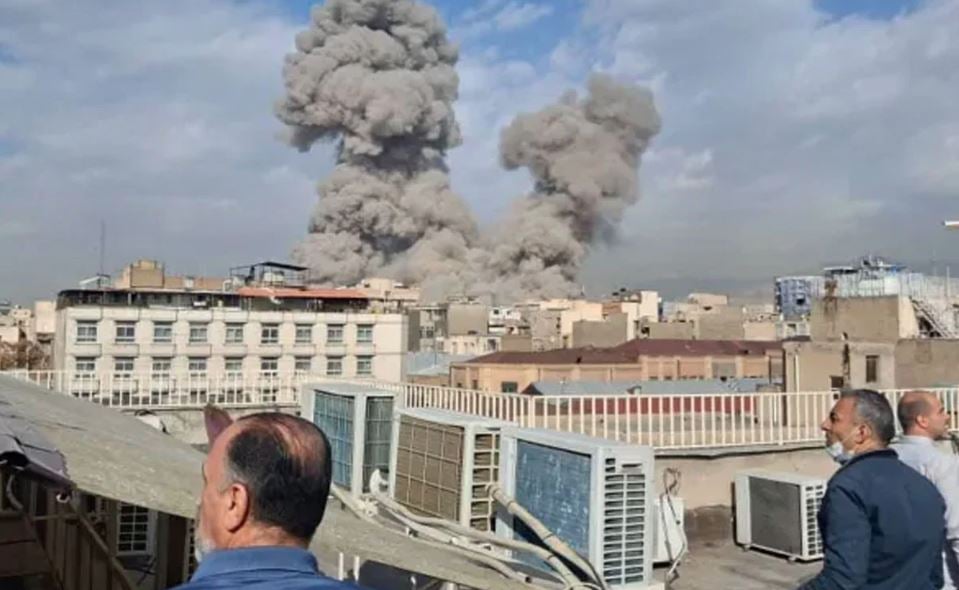 যুক্তরাষ্ট্র-ইরান সংঘাতে আকাশসীমা বন্ধ, মধ্যপ্রাচ্যে অধিকাংশ ফ্লাইট বাতিল