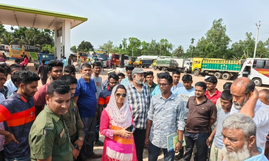 ড্রামে তেল বিক্রির অভিযোগ: ধনবাড়ী ফিলিং স্টেশনে ইউএনও’র ঝটিকা অভিযান ও কড়া নির্দেশনা