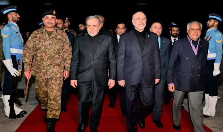 ইরানের সঙ্গে শান্তি আলোচনায় বসতে পাকিস্তানে পৌঁছেছে মার্কিন প্রতিনিধিদল