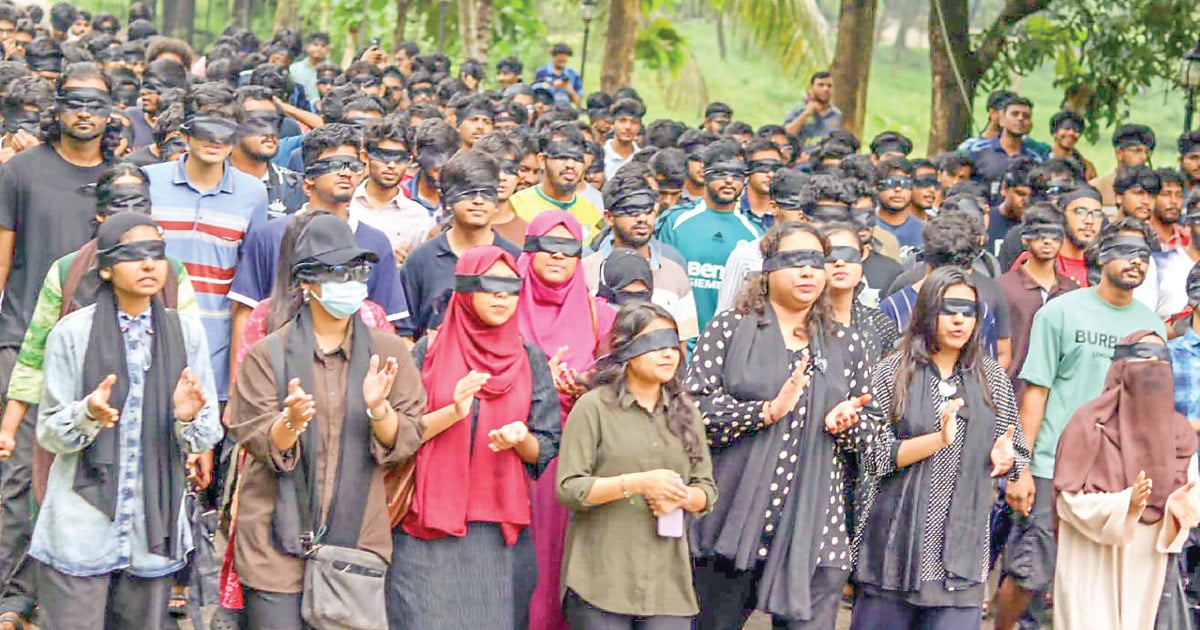 ৯ দিন ধরে অচল চুয়েট: প্রতিমন্ত্রীর রোষানলে পড়ায় টিকতে পারেননি উপাচার্য