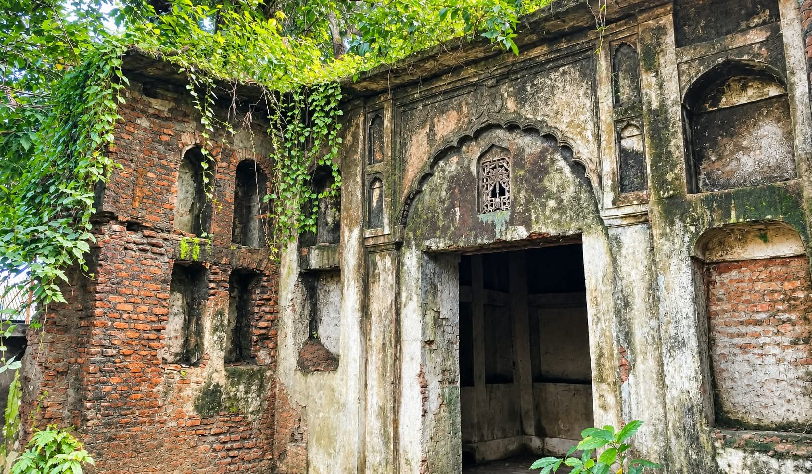 সোনারগাঁওয়ের মাটিতে সাড়ে ৭০০বছরের প্রাচীন ইসলামিক গ্রন্থাগারের ইতিহাস।