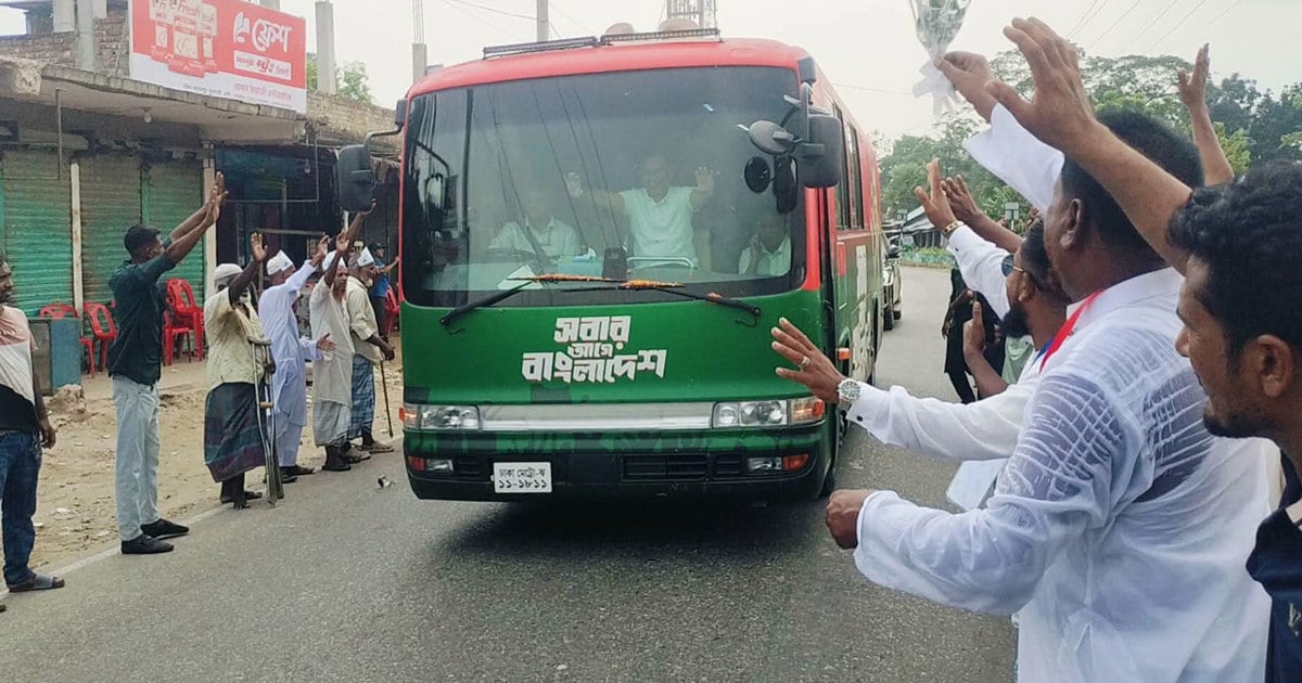 ফেনী পৌঁছেছেন প্রধানমন্ত্রী