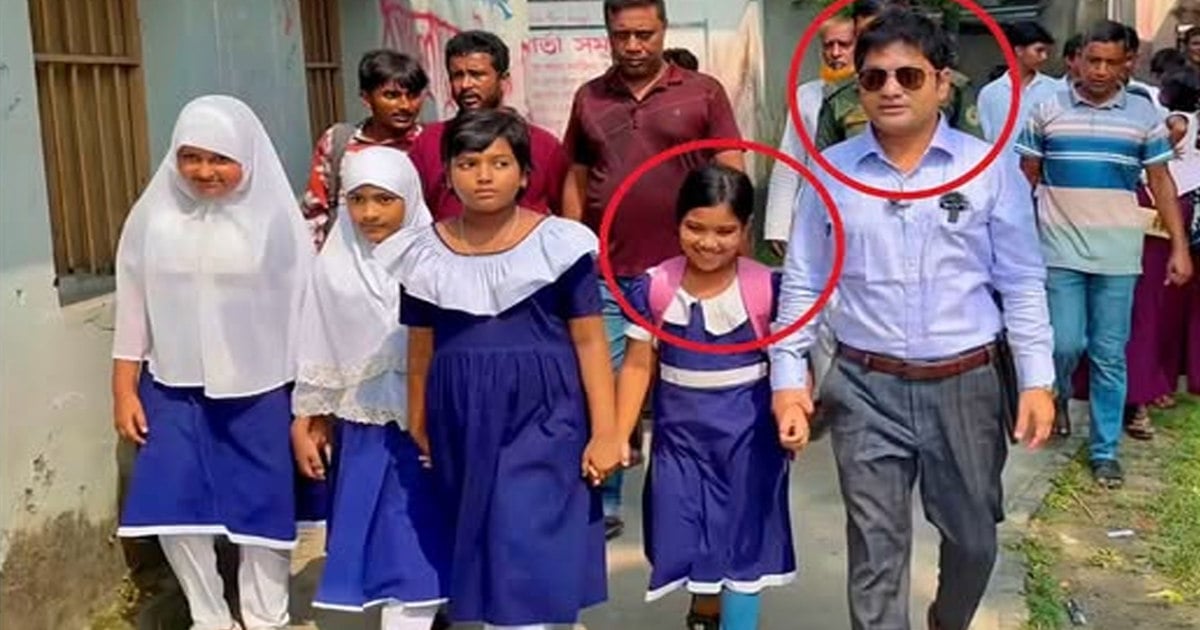 বাবার মুখে রুটি তুলে দেওয়া সেই শিশুর হাত ধরে স্কুলে নিয়ে প্রশংসায় ভাসছেন ইউএনও