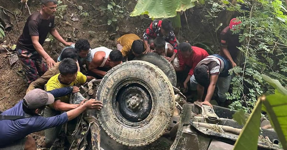 বান্দরবানের থানচিতে পর্যটকবাহী গাড়ি খাদে পড়ে নিহত ২