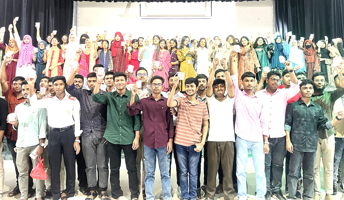 দুই বছর বয়সে বাবাকে হারায়, মা অসুস্থ; জিপিএ–৫ পাওয়া সেঁজুতিকে যেন থেমে যেতে না হয়
