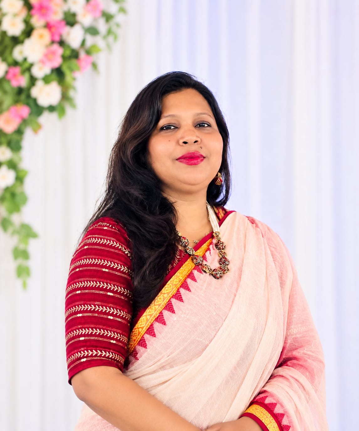 শত জুলুম- মামলা উপেক্ষা করে জনগনের সেবায় লড়ছেন রুনা গাজী।